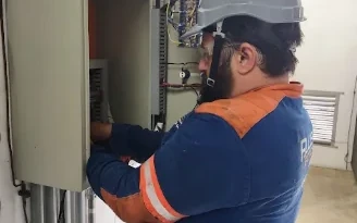 Instalação de rede elétrica subterrânea